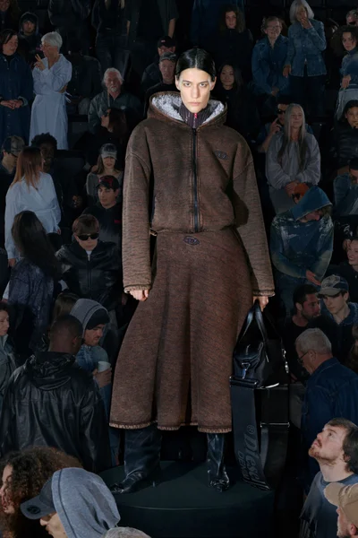 Look 7
